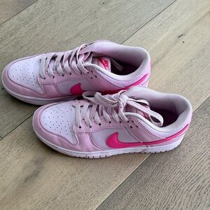 Women’s Nike Dunk low Triple Pink Sneakers